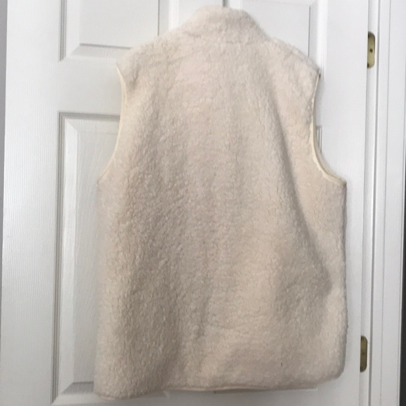 Vest - Picture 2 of 3